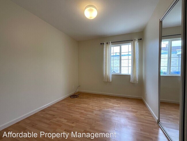 Building Photo - 3 br, 2 bath House - 33120 Lake Mead Drive