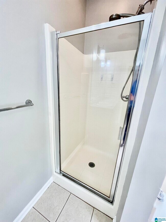 Building Photo - 5241 Cottage Cir