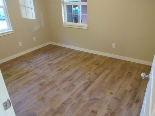 Building Photo - All Updated inside! Hardwood look floor, t...