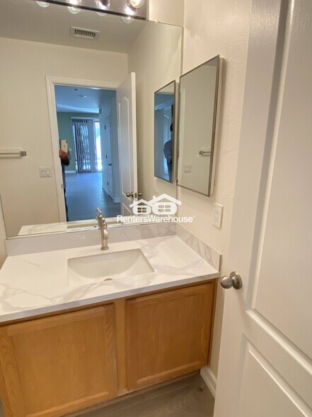 Building Photo - 9121 E Nittany Dr