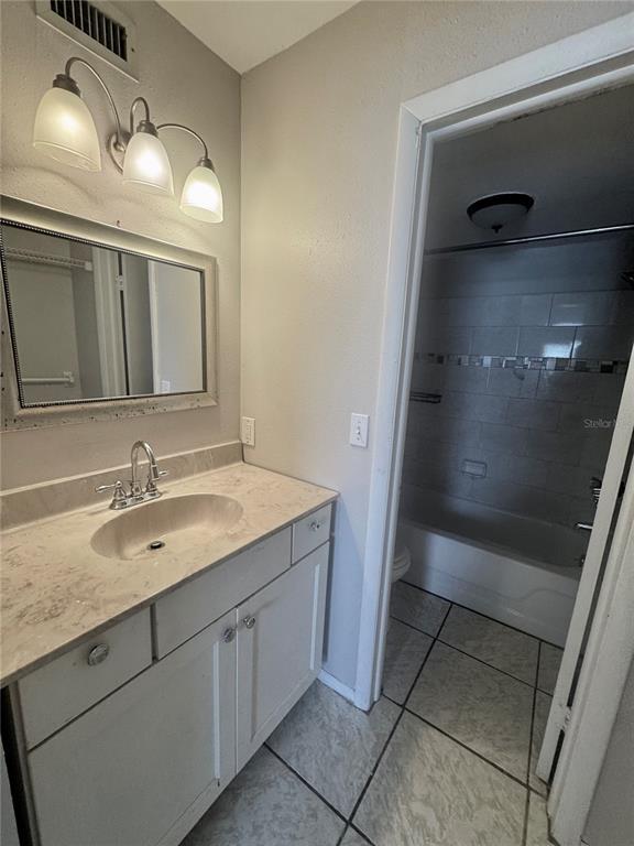 Building Photo - 5503 Pokeweed Ct