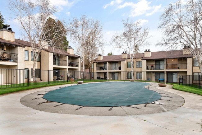 Building Photo - ALL UTILITIES INCLUDED/FULLY FURNISHED
