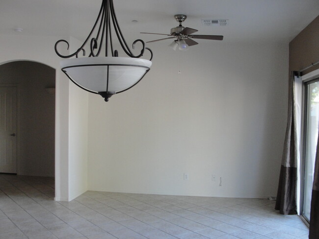 Building Photo - 7398 W Fargo Dr