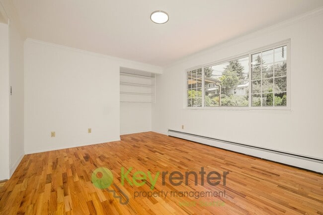 Building Photo - Versatile 5 Bedroom Retreat with Office and Outdoor Living in Burien