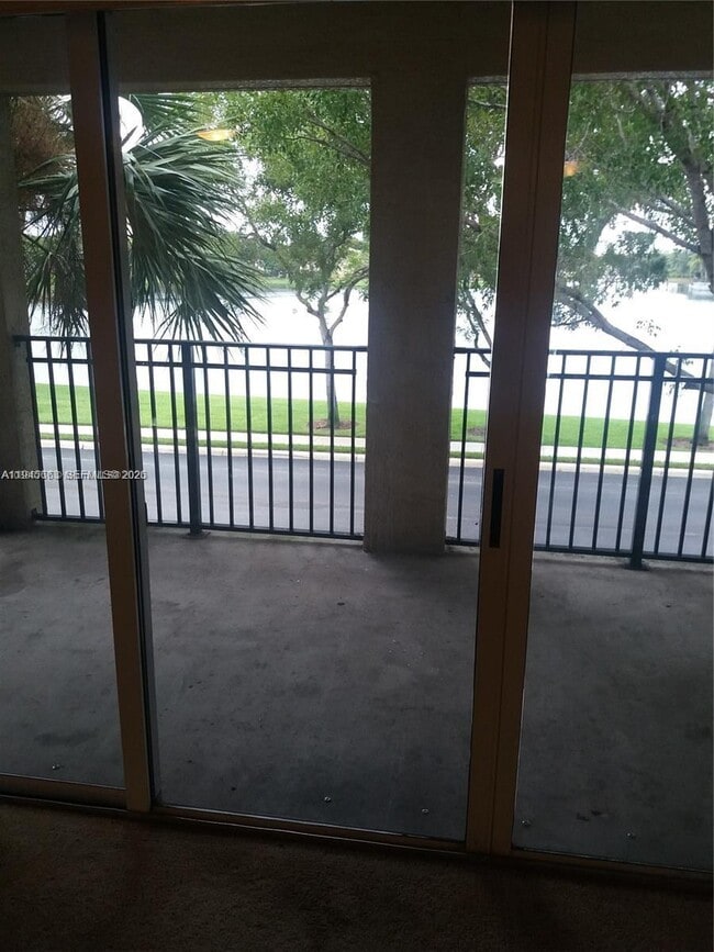 Building Photo - 2589 Centergate Dr