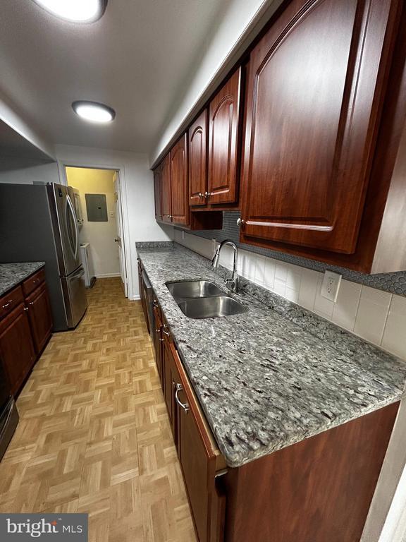 Building Photo - 6910 Sandra Marie Cir