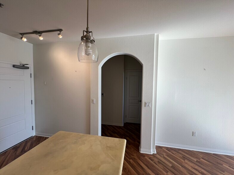 Building Photo - 3887 Pell Pl