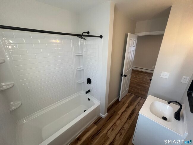 Building Photo - 209 Peck Ave