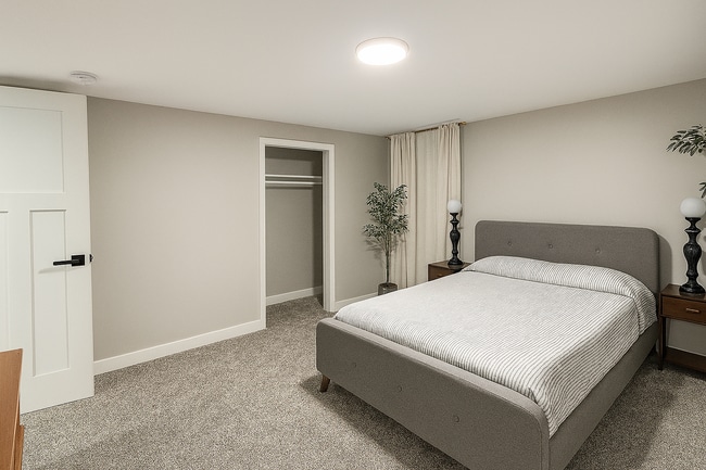 Building Photo - Rare Minnehaha Parkway rental under 5k! Be...