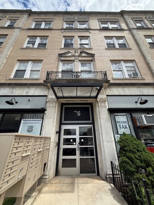 Building Photo - 76 Main St