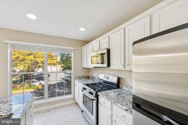 Building Photo - 1185 Cypress Tree Pl