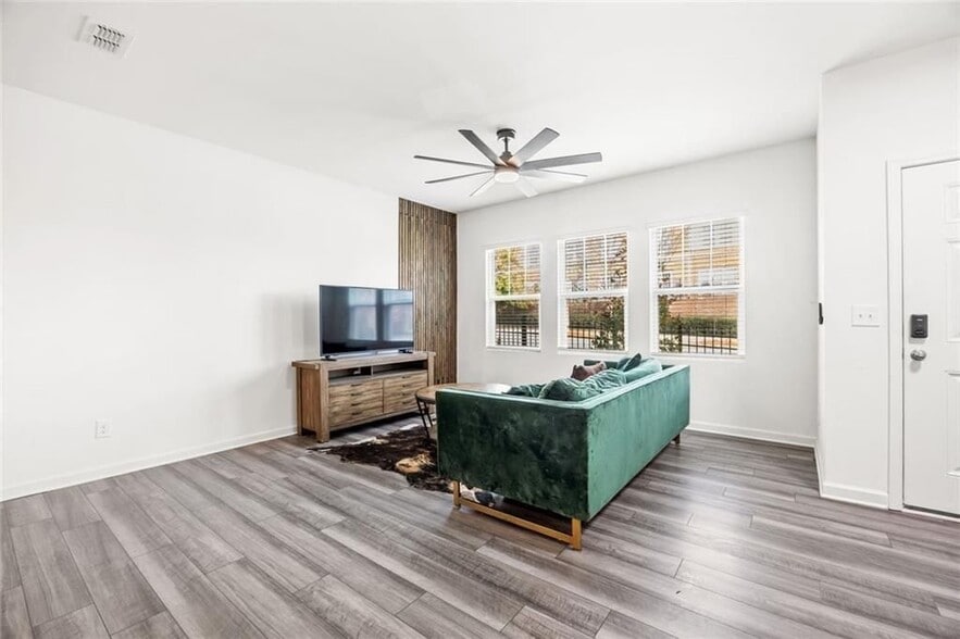 Building Photo - 2684 Toucan Wy