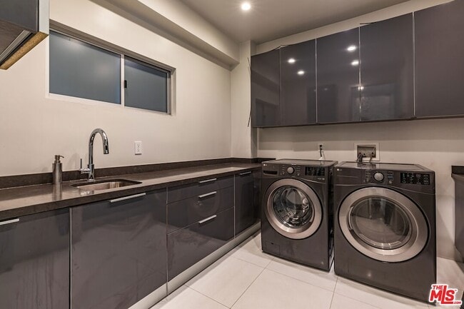 Building Photo - 26050 CA-1