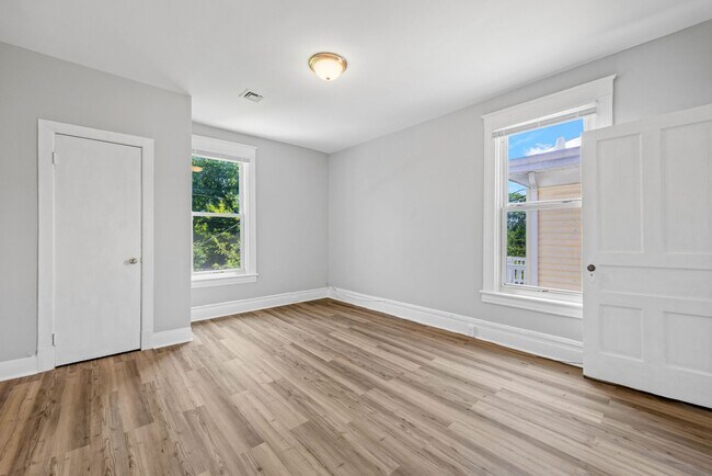 Building Photo - 3415 Enslow Ave