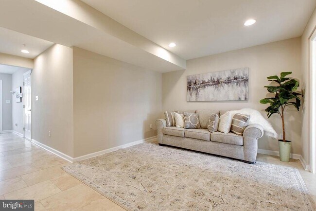 Building Photo - 7217 Maidstone Pl