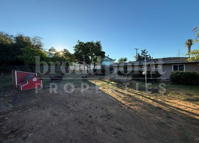 Building Photo - 440 Chestnut Ln