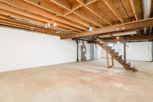 Building Photo - 898 Linworth Rd E