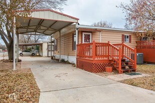 Building Photo - 302 Western Hills Dr