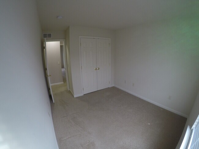 Building Photo - 2123 Quail Hollow Dr