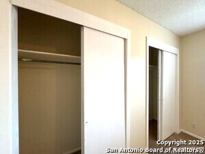 Building Photo - 311 E San Antonio Ave