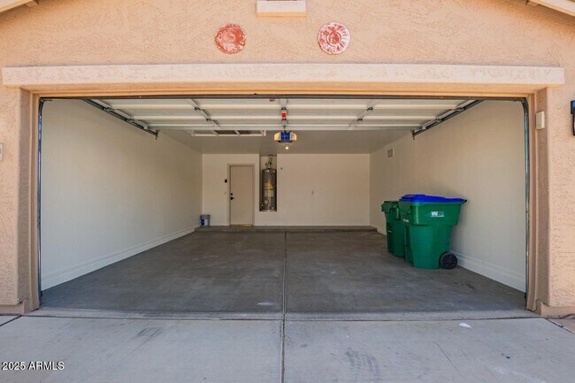 Building Photo - 43949 Sagebrush Trail