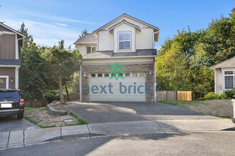 Building Photo - Spacious 4-Bed Retreat in Lynnwood with 3.5 Baths and 2,224 Sq. Ft. of Comfort!