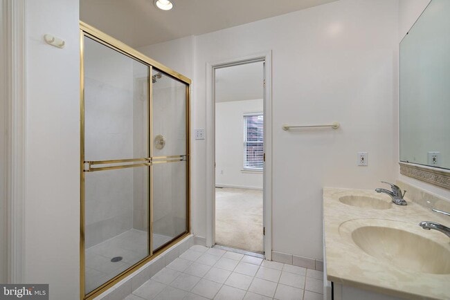 Building Photo - 1122 N Vernon St