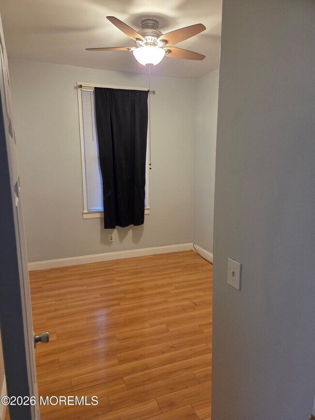 Building Photo - 117 Seaview Ave