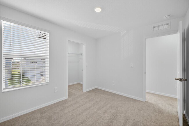 Building Photo - Brand-new 5 Bed now Available!