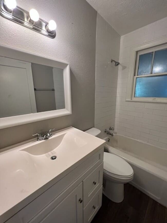 Building Photo - 3 Bed, 1 Bath House in Nederland!
