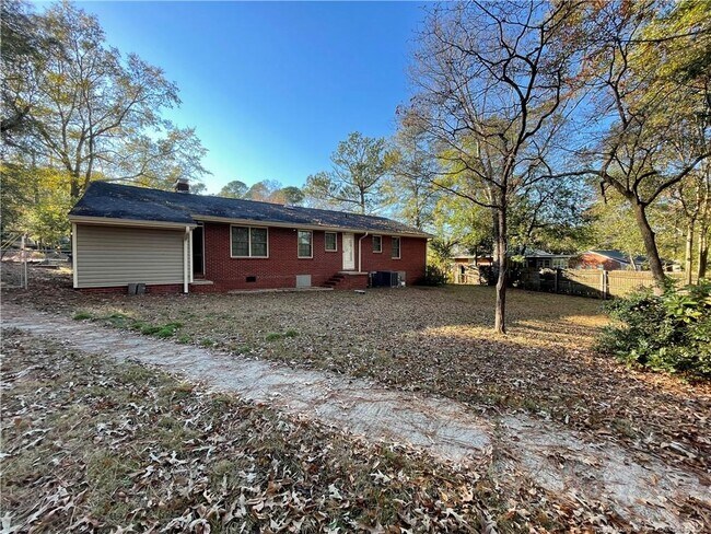 Building Photo - 445 Mcphee Dr