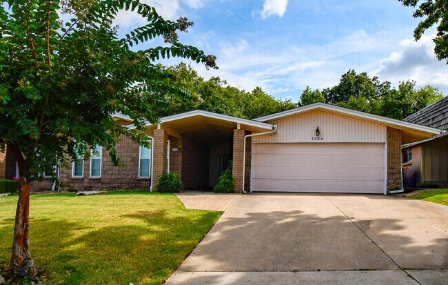 Primary Photo - Charming 3-Bedroom Home in the Warrenton N...