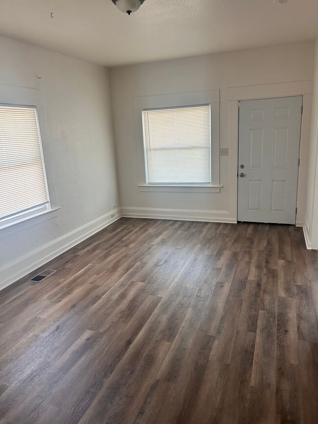 Building Photo - Charming 4 Bedroom/2 Bath Home in Modesto Ca