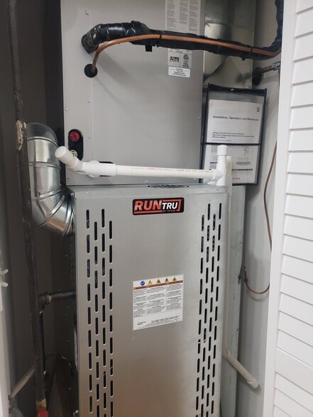 Building Photo - 1525 S Sangamon St