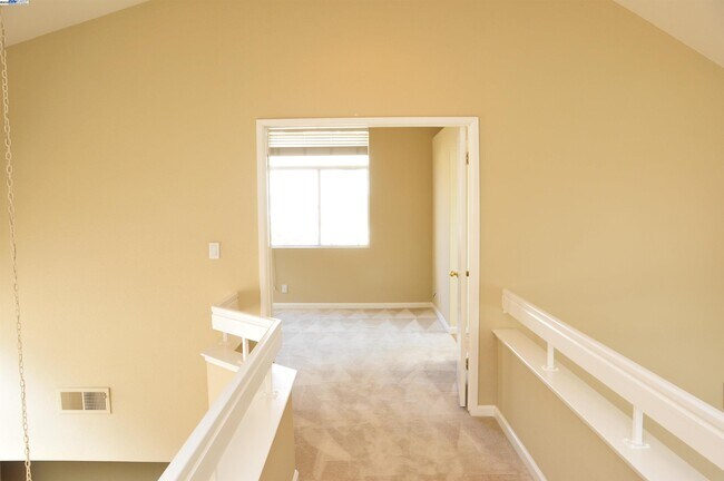 Building Photo - 275 Woodruff Way