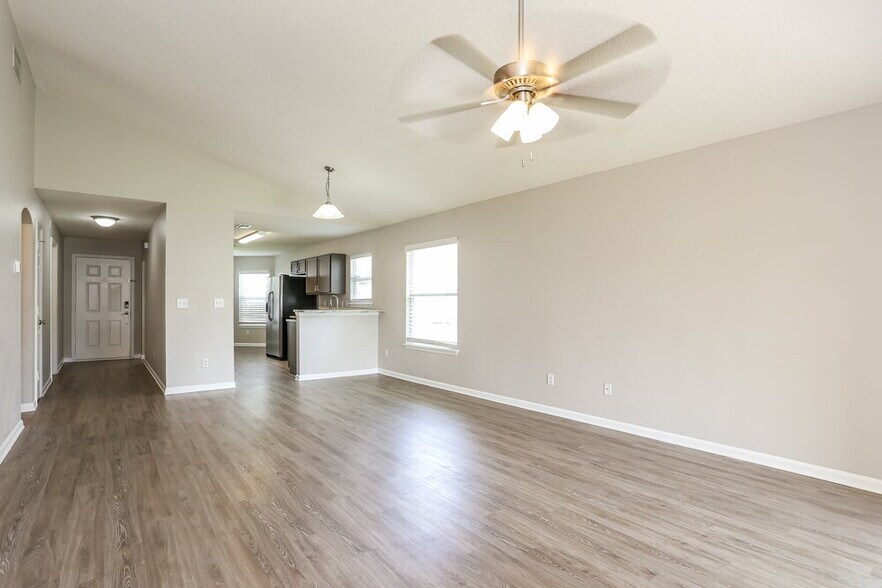 Building Photo - 226 Dover Bluff Dr