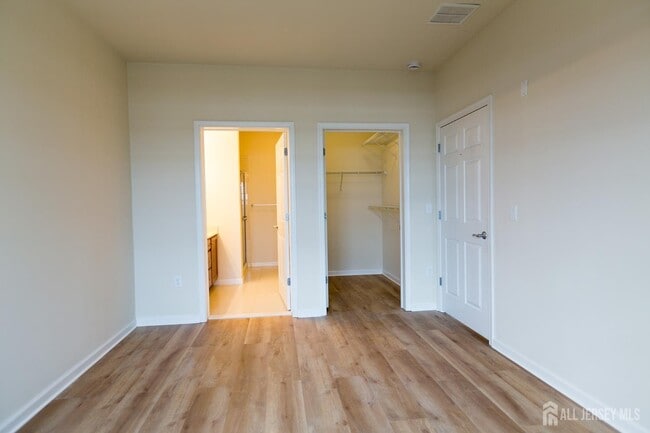 Building Photo - 1443 Sierra Dr