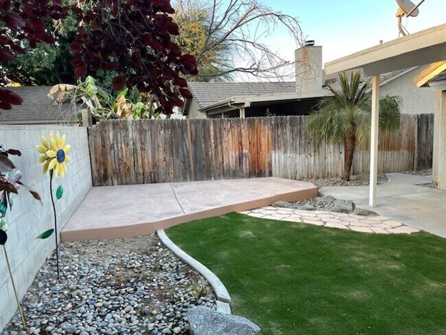 Building Photo - 3025 Starside Dr