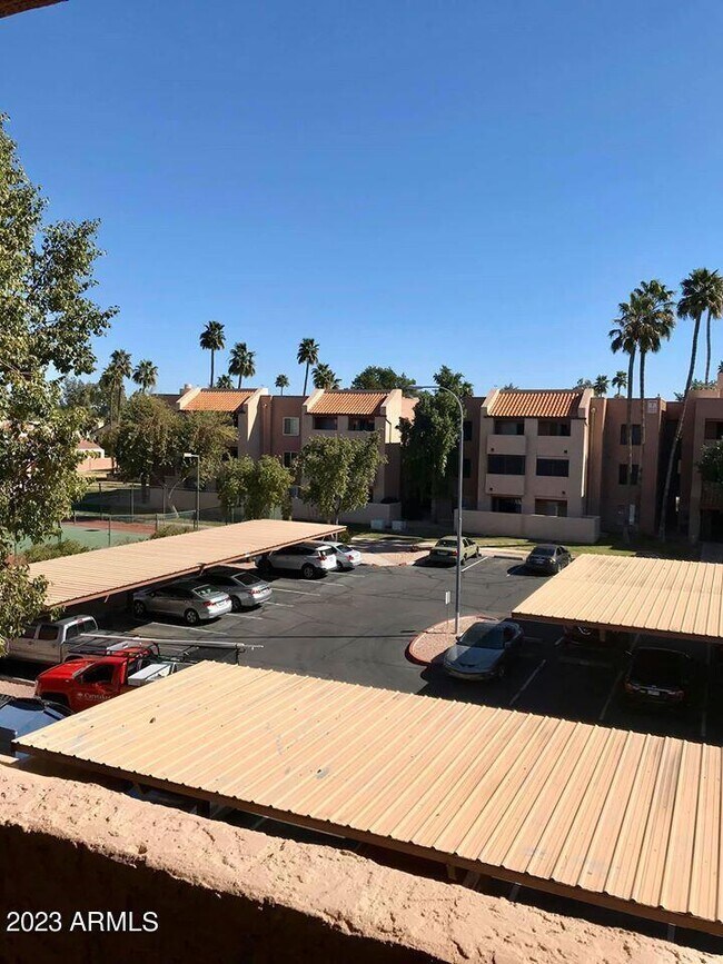 Aerial View - 540 N May