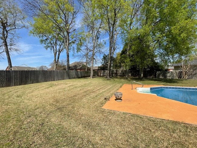 Building Photo - ** 4 bed 2.5 bath located in Sturbridge includes monthly pool service and chemicals ** Call 334-3...