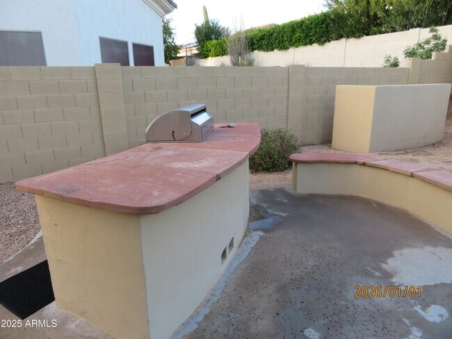 Building Photo - 7748 E Manana Dr