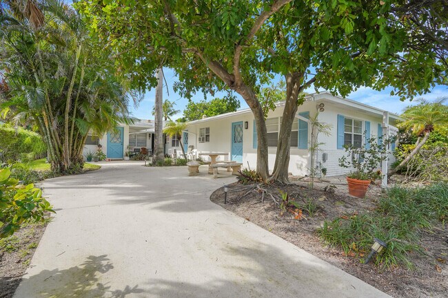 Primary Photo - 112 Sandal Ln