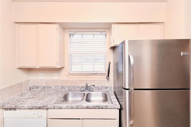 Building Photo - 8039 Cambridge Cir