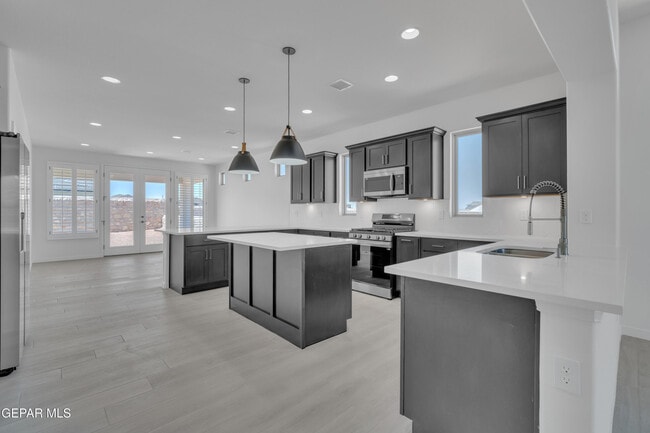 Building Photo - 14936 Hill Ridge Ct