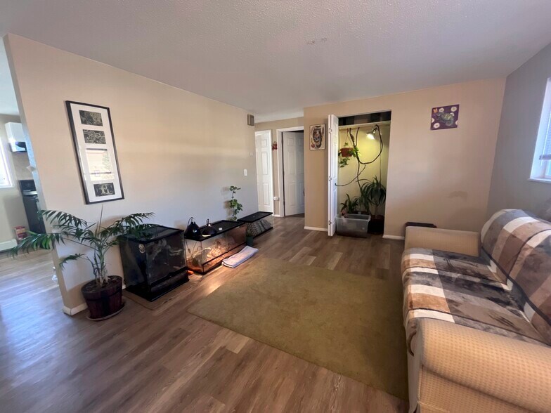 Living Room - 7060 Alegre Cir