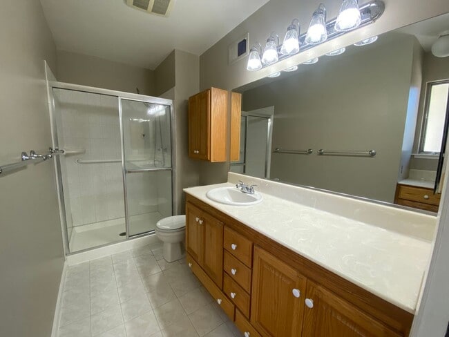 Building Photo - Spacious South Bay Home in Charming Neighb...