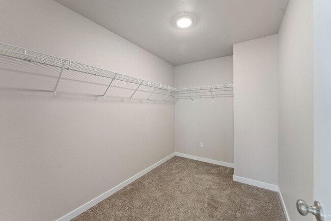 Building Photo - Beautiful Puyallup Corner Lot Home with Office, A/C, Formal Dining & Bonus Loft!
