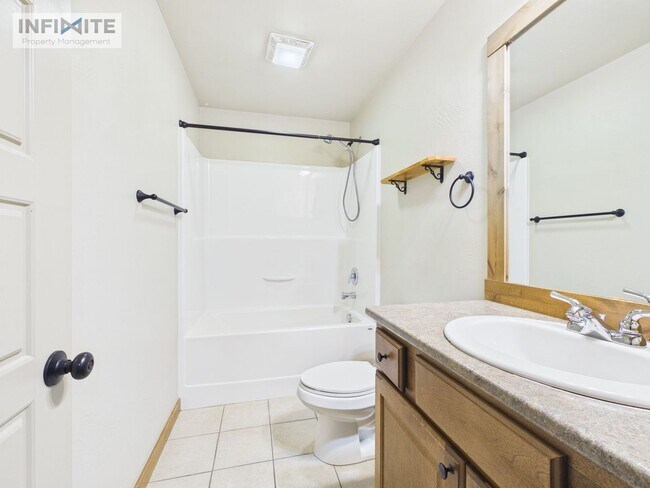 Building Photo - 50 Sage Bloom Ct