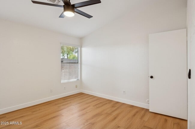 Building Photo - 2131 S Peppertree Dr