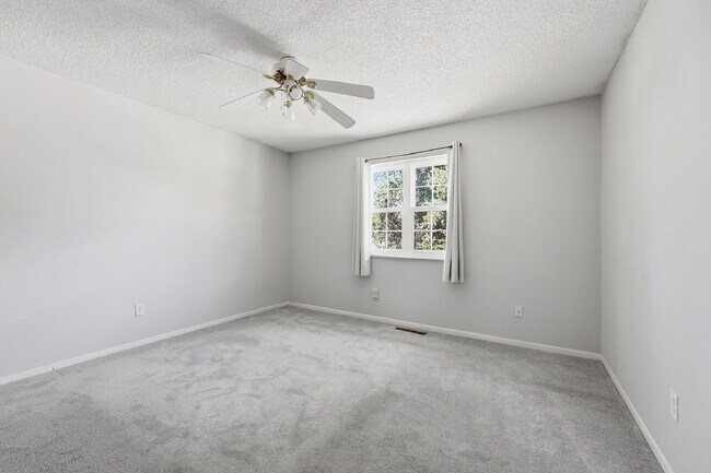 Building Photo - $2,145.95 with $300 off the first month's rent, 4 Beds - 2 Bath, Single Family Home in Colorado S...